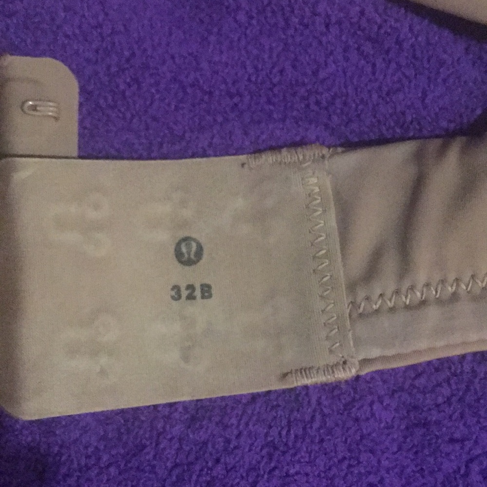 Lululemon bra - Picture 2 of 3